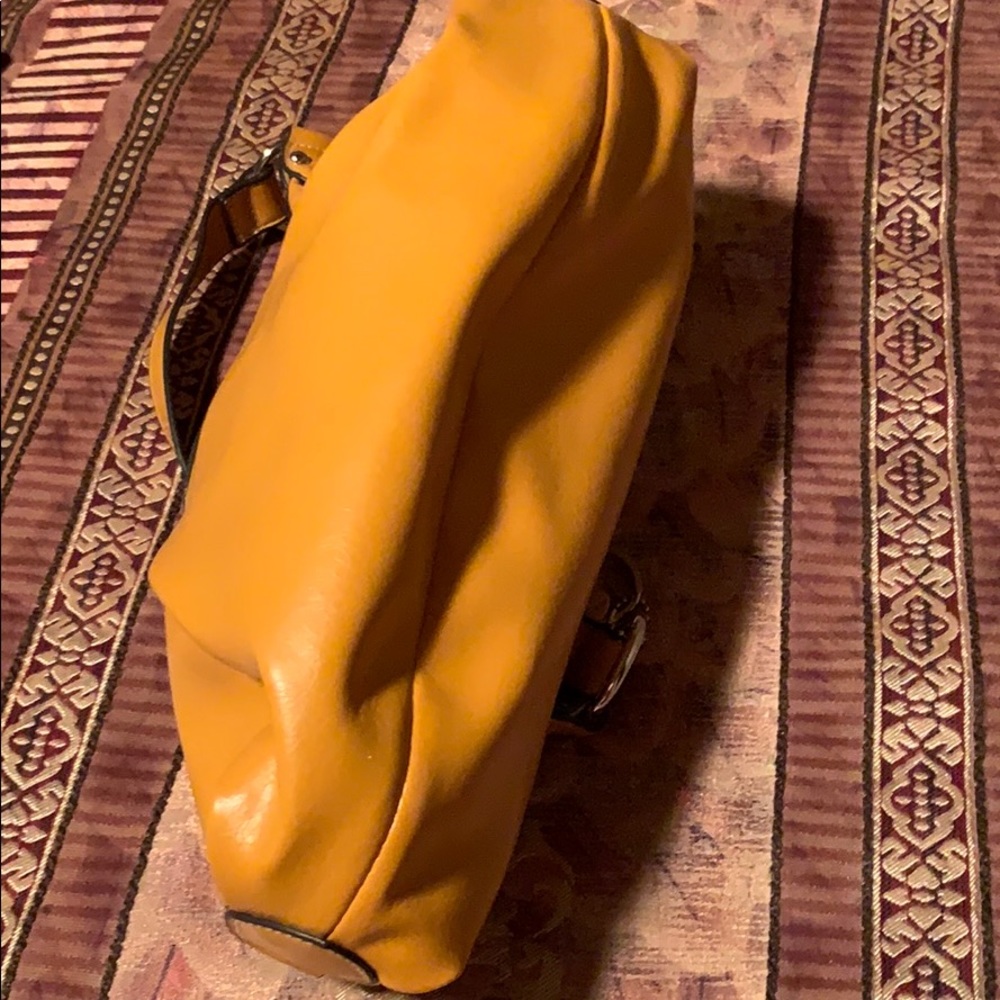 Gold Purse - Picture 5 of 8